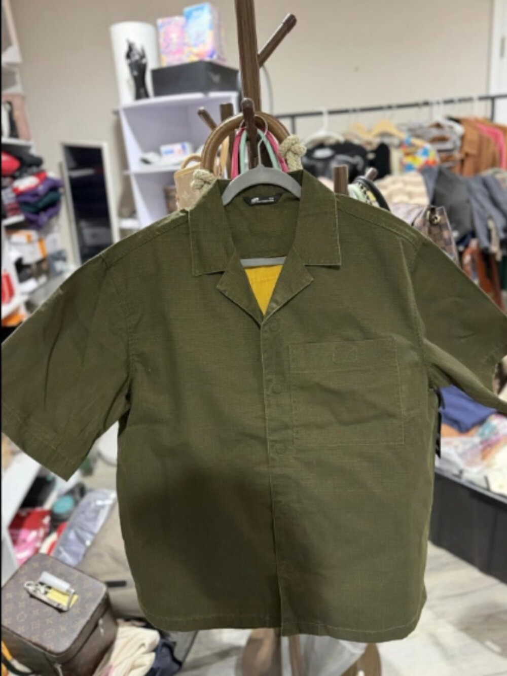 Olive Green Short Sleeve Button Up Shirt Mens M Streetwear Lightweight Casual